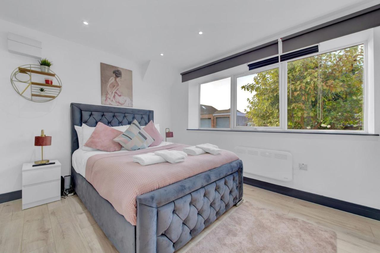 Heathrow Stays - Fawns Manor Hillingdon Esterno foto